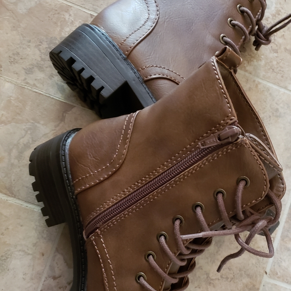 Universal thread boots size 7